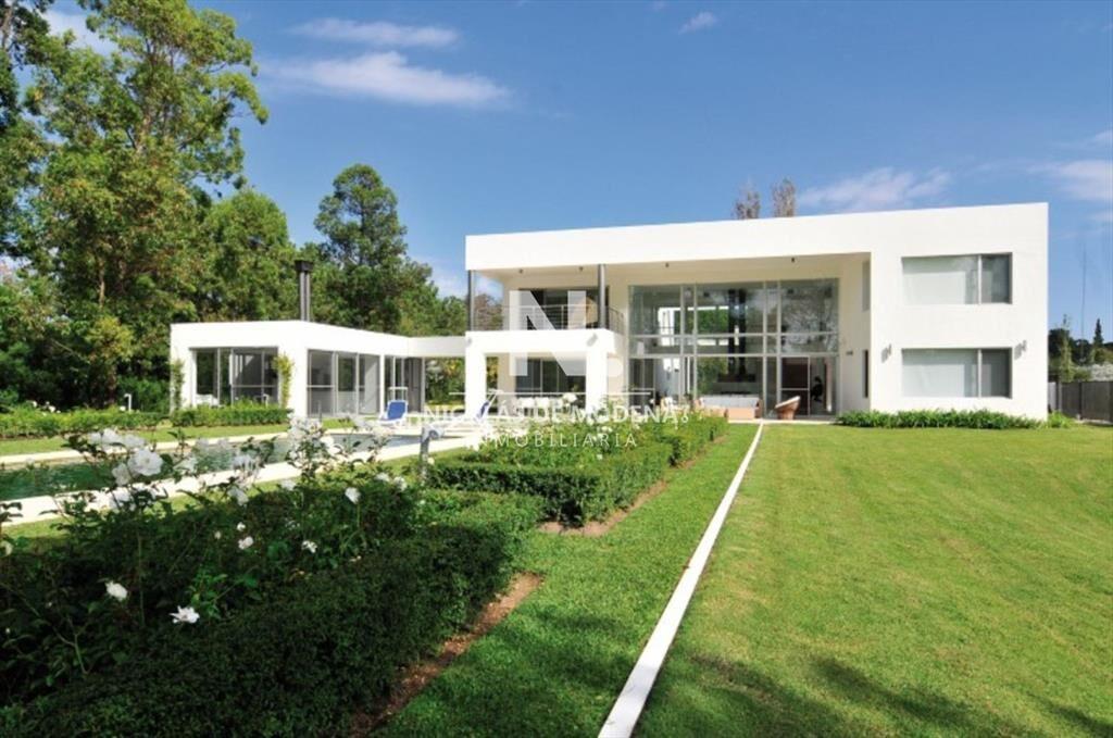 Venta de casa Minimalista en Parque del Golf, del
