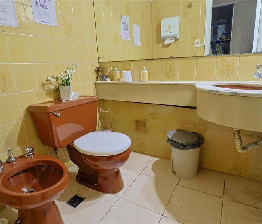 Venta de Edificio en Cerrito y Zabala 7 pisos mas subsuelo