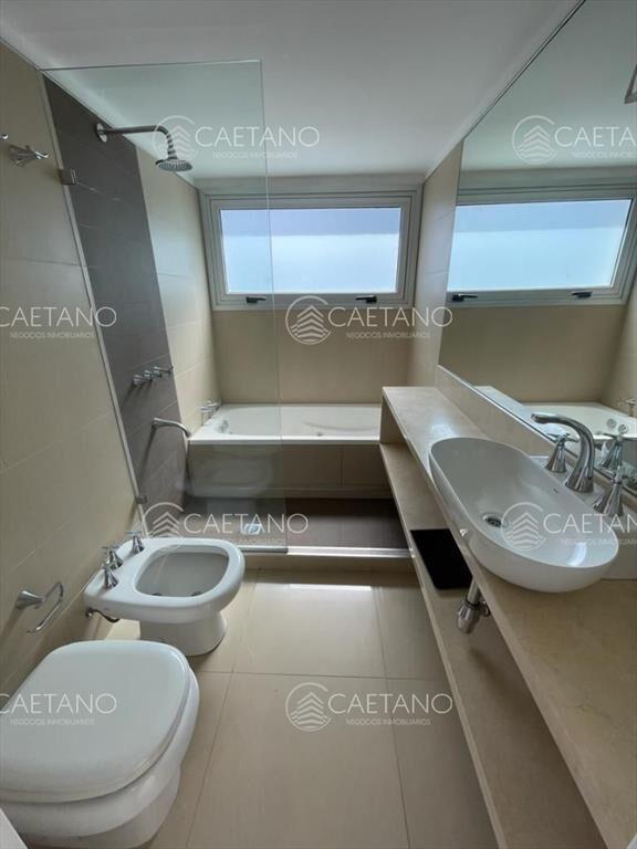 Venta Apartamento 3 dormitorios y servicio linea