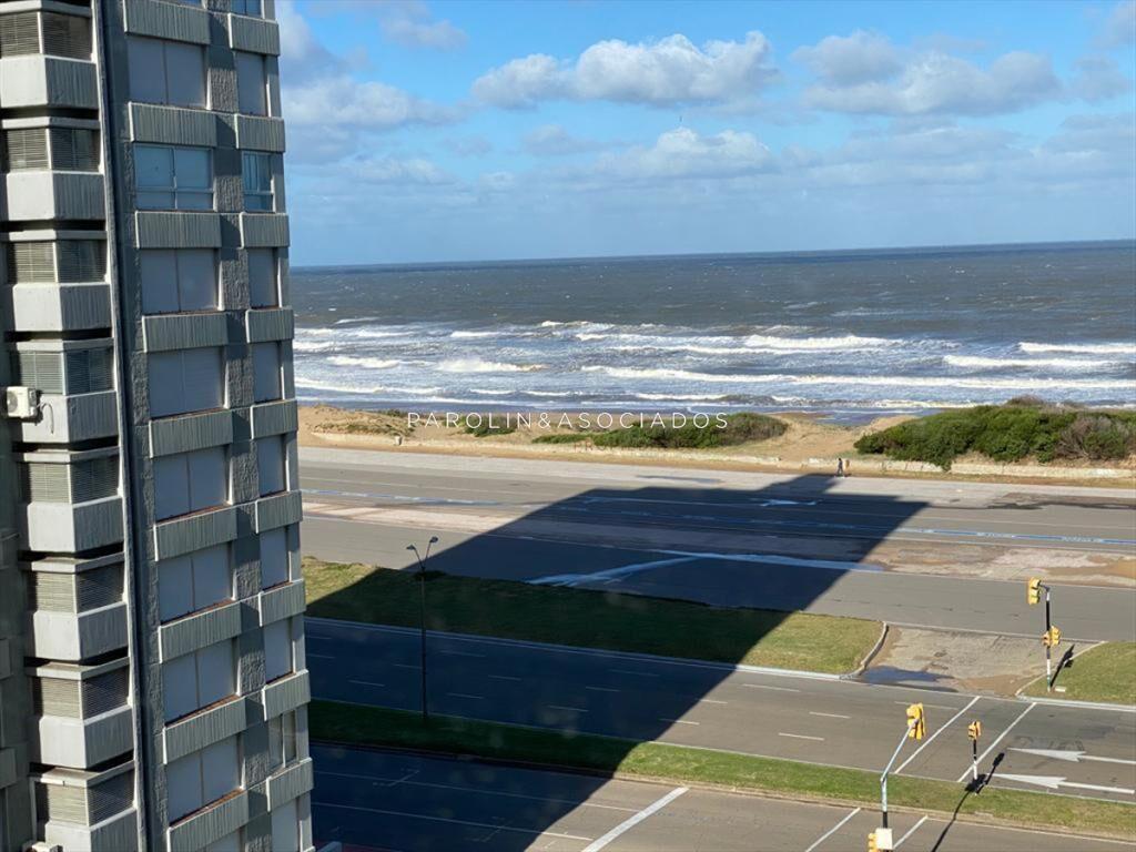 Vende Apartamento de 3 dormitorios en Brava,