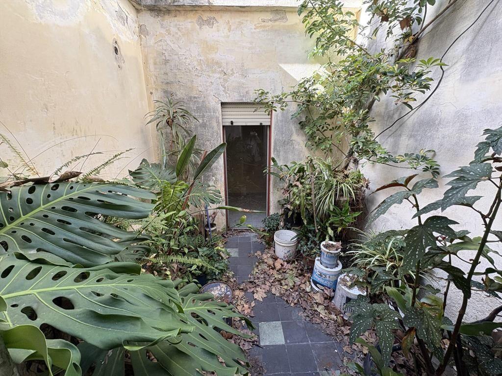 Venta de Casa con 2 dormitorios y patio en Cordón Sur