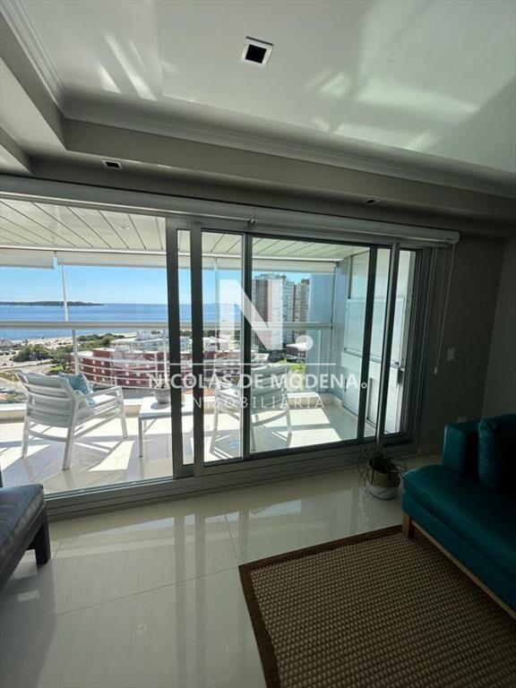 Vende apartamento con excelentes amenites de 3