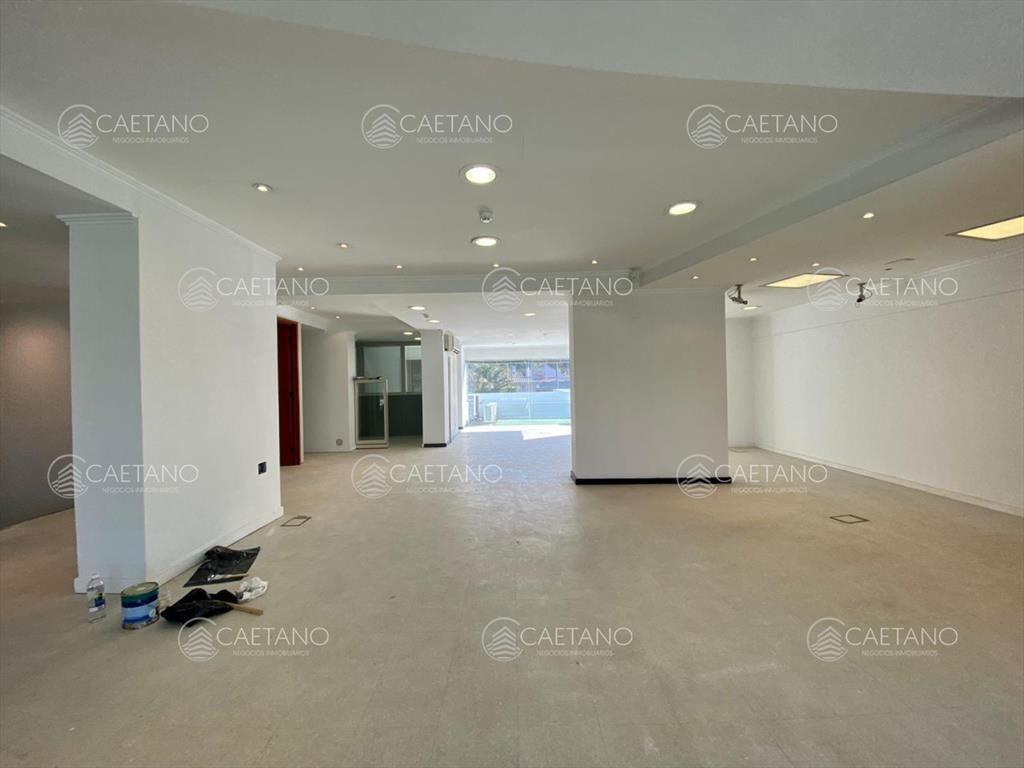 Local comercial sobre Roosevelt