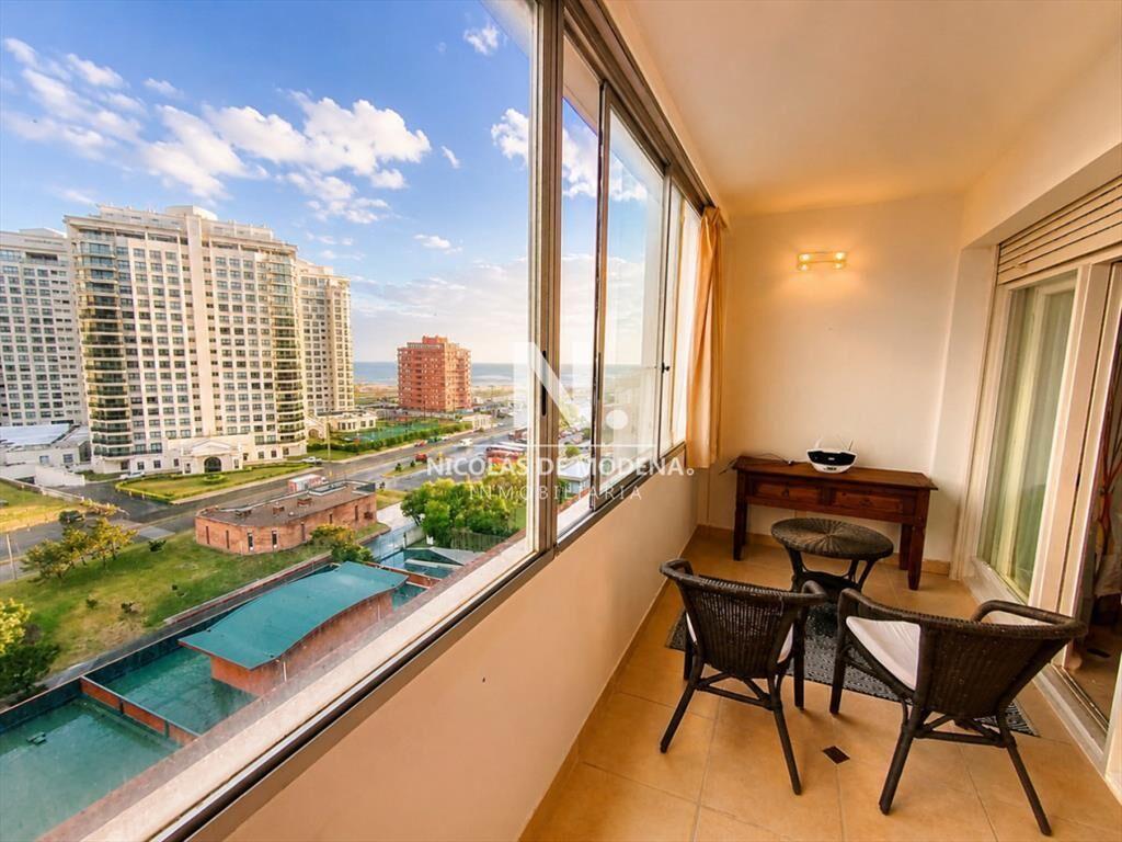 Apartamento de 1 dormitorio frente al mar , todo