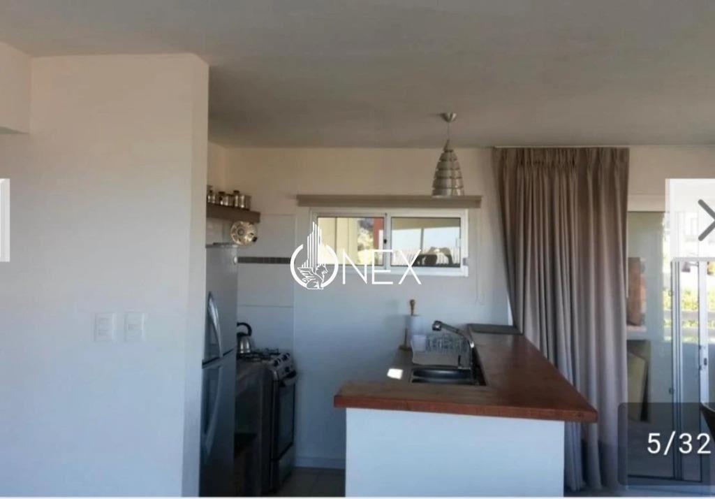 Venta casa de 4 dormitorios con vista al mar en
