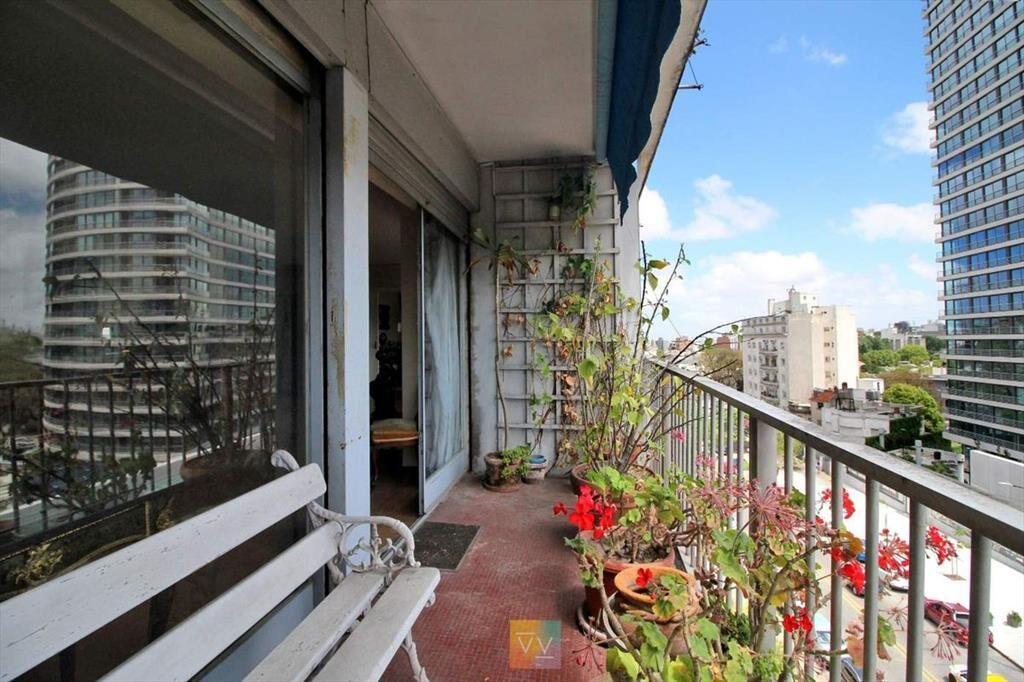 VENTA APARTAMENTO 3 DORMITORIOS Y SERVICIO POCITOS