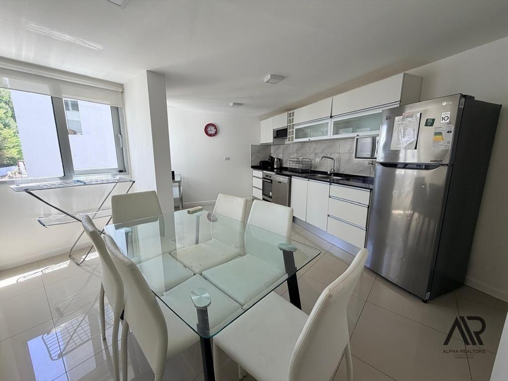 Apartamento en alquiler anual c/ cochera en Pinares