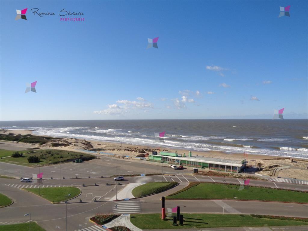 PENTHOUSE EN VENTA DE 4 DORMITORIOS EN MANSA PUNTA DEL ESTE