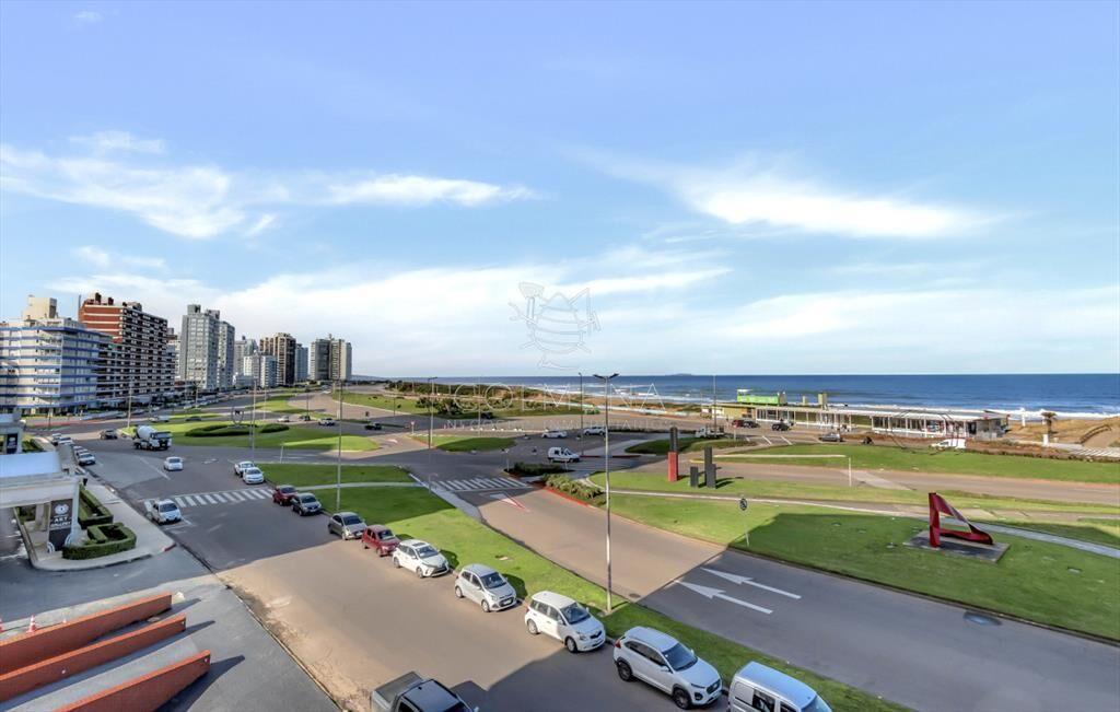 Venta de Apartamento 3 Dormitorios - Punta del -