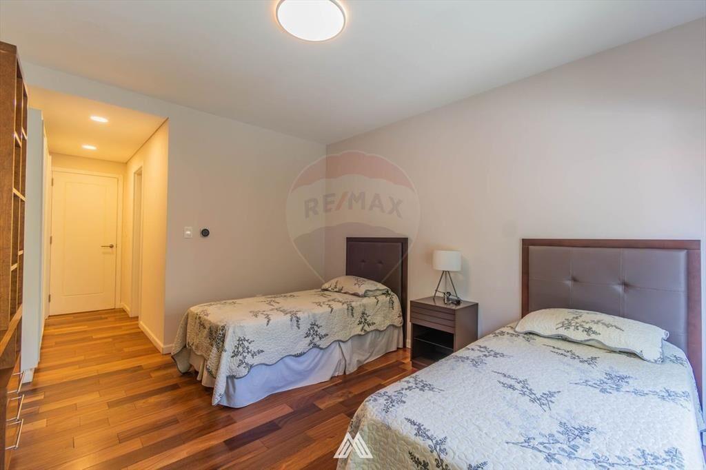 Venta apto en Carrasco 3 Suites, jardín y piscina