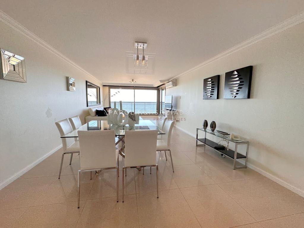 Apartamento de 3 dormitorios en Torre Imperiale,