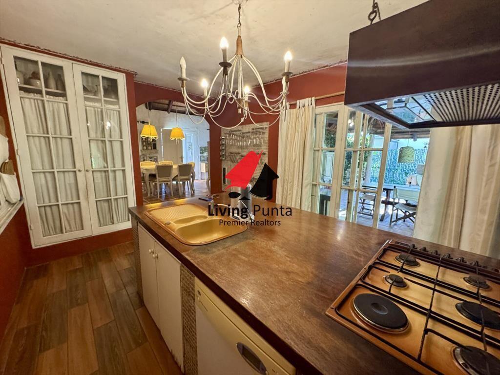 Hermosa casa con piscina en venta
