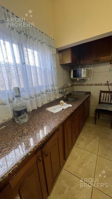 Casa de dos dormitorios en  venta en Jardines del Hipódromo