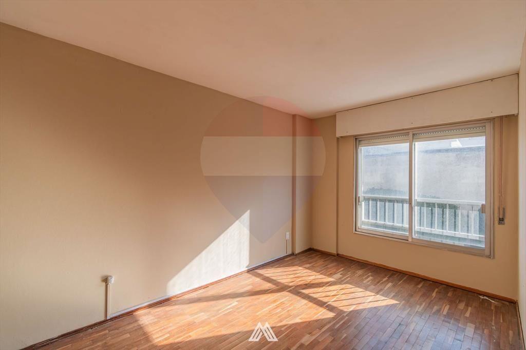 Venta, apartamento de 3 dormitorios en Barrio Sur