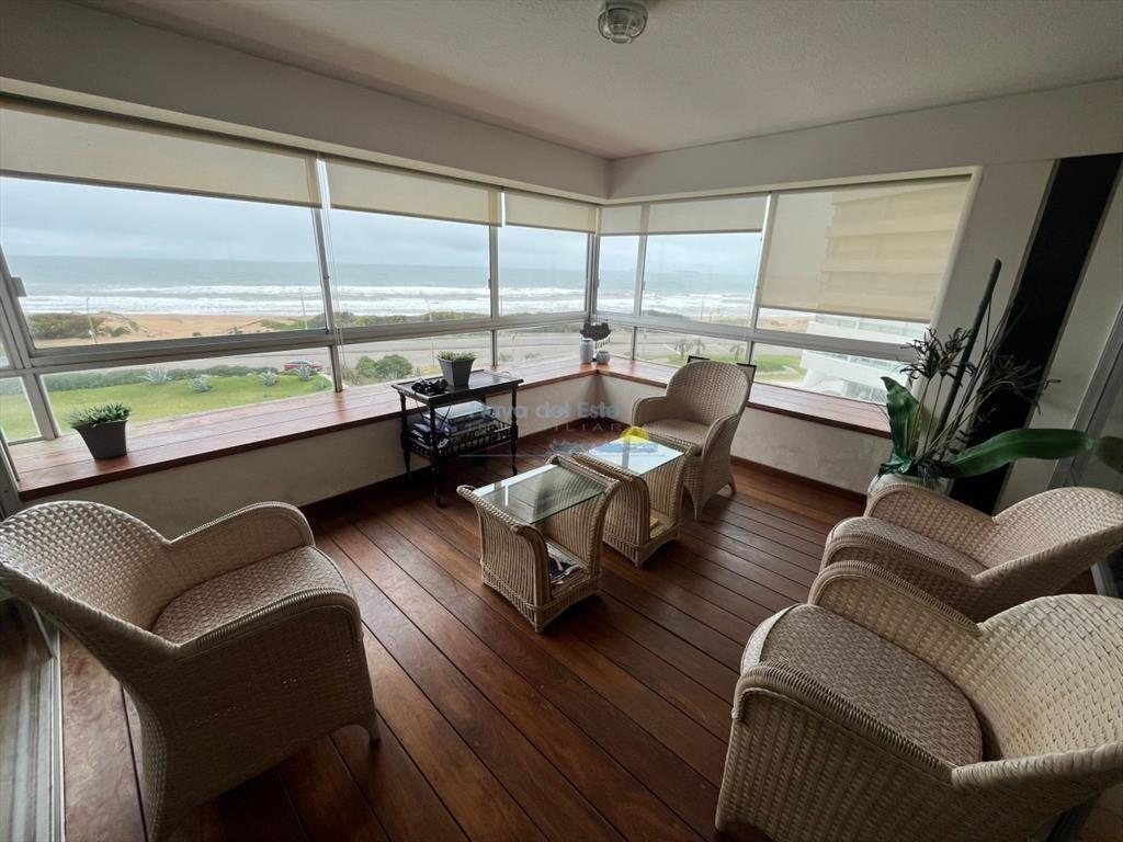 Apartamento en Venta de 3 dormitorios en Punta ,