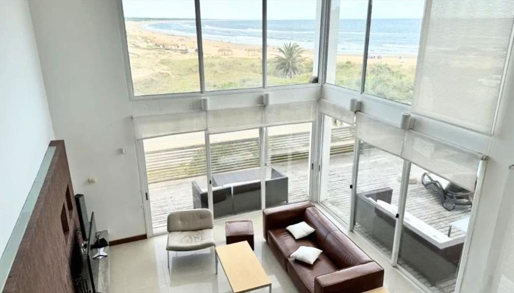 Venta Casa vista al mar La Pedrera Rocha