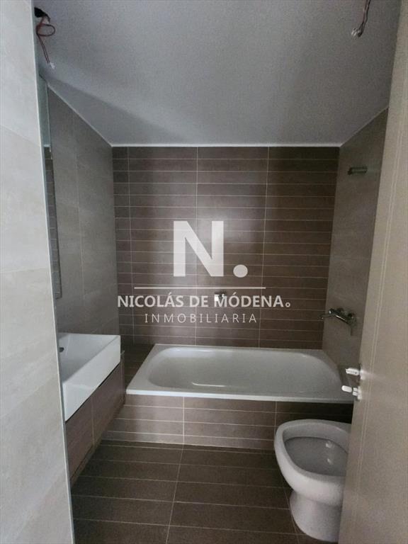 Penthouse de 2 dormitorios en venta en torre con