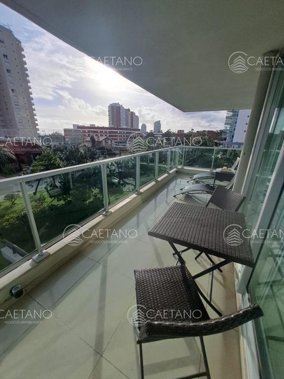 Apartamento en Playa Mansa a la venta 3 con vista
