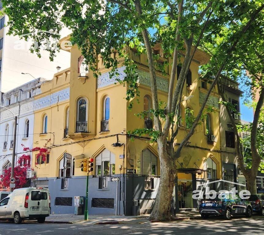 Venta propiedad corporativa - 423m2 sobre Av. Rivera próxim