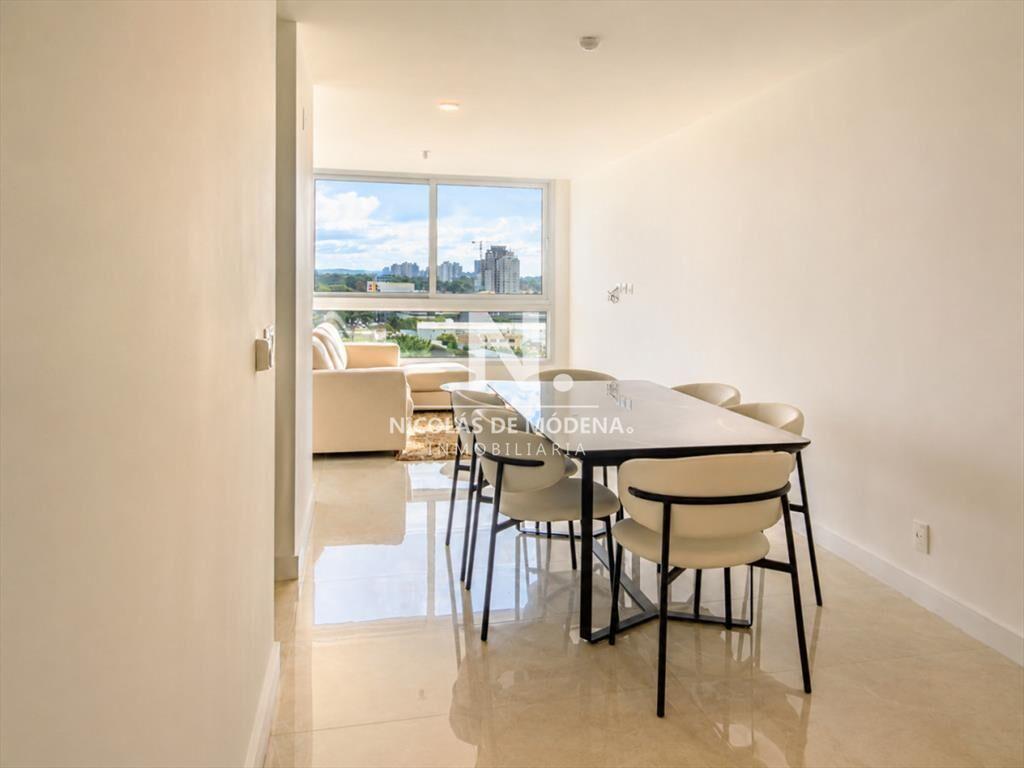 Vende apartamento de 3 dormitorios en Punta del