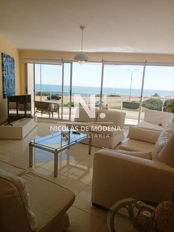 Apartamento en venta de 3 dormitorios en Punta