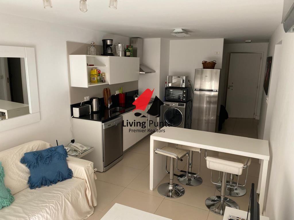 Apartamento con parrillero propio en venta en del