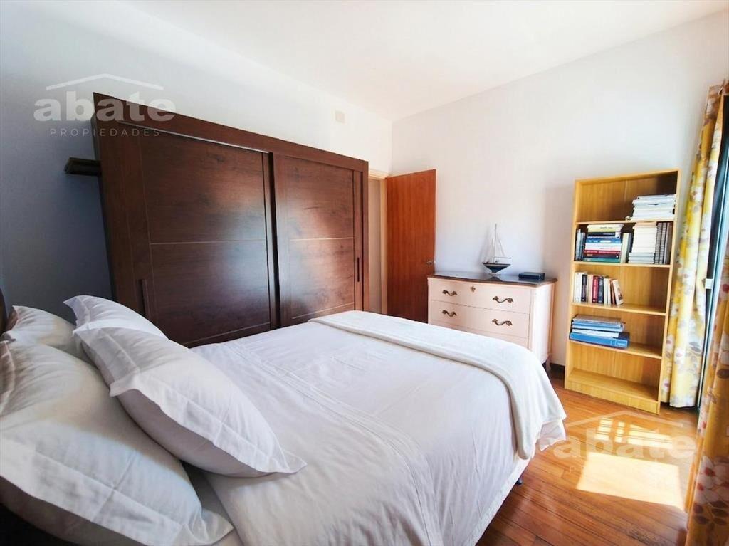 A pasos de la rambla, 1ero x Escalera, 1 dormitorio Balcón