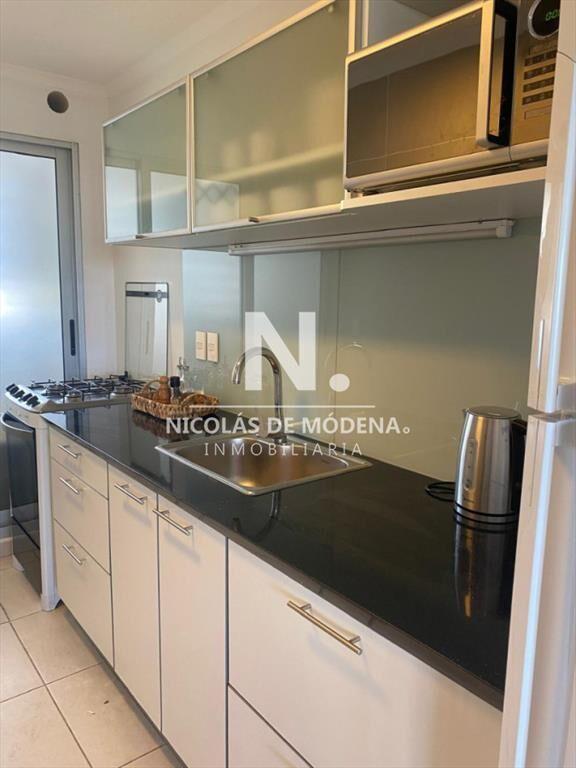 En venta apartamento de 2 dormitorios con balcon en Rooseve