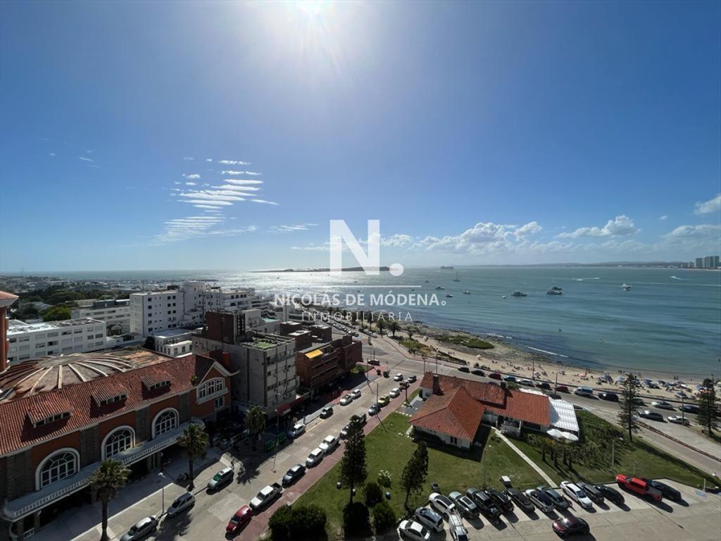 Apartamento de 3 dormitorios en Edificio Torreon