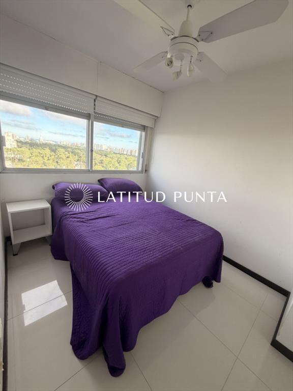 Piso alto en Roosevelt, 3 dormitorios