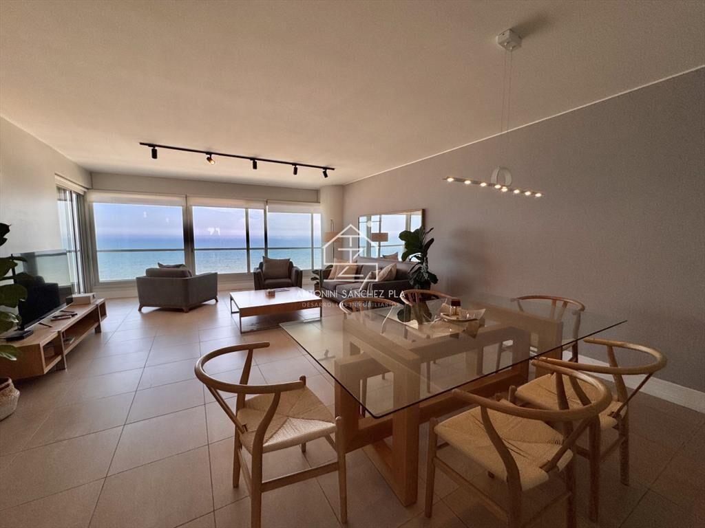 Venta Apartamento 2 dormitorios y servicio Le Del
