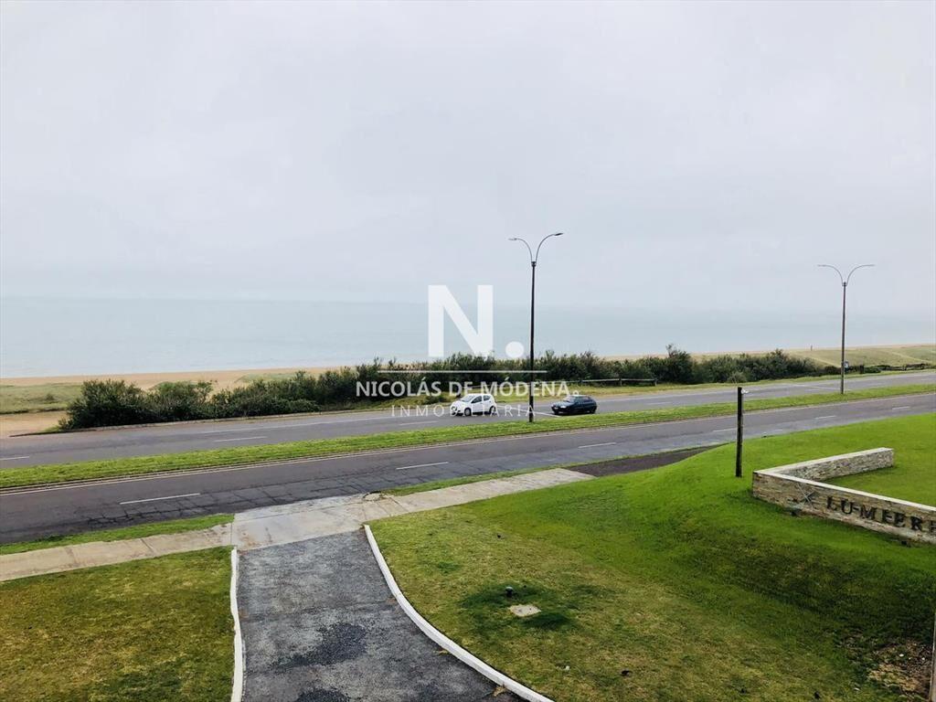 Venta Departamento en Playa Mansa primera linea