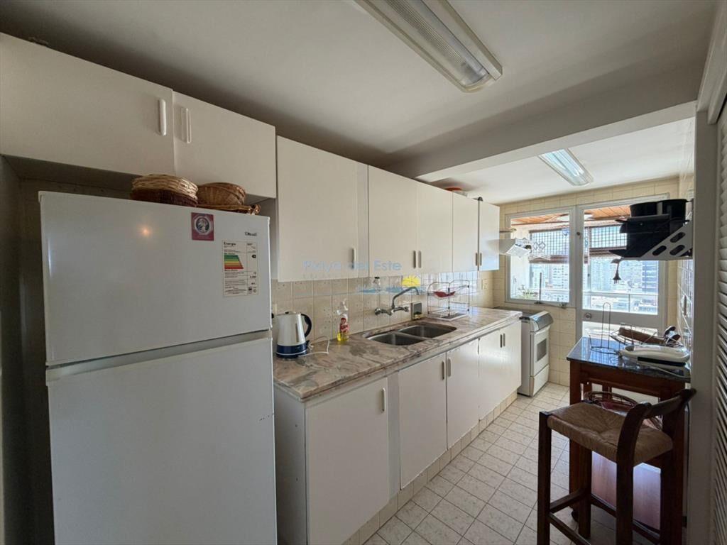 Apartamento en venta de 2 dormitorios y servicio