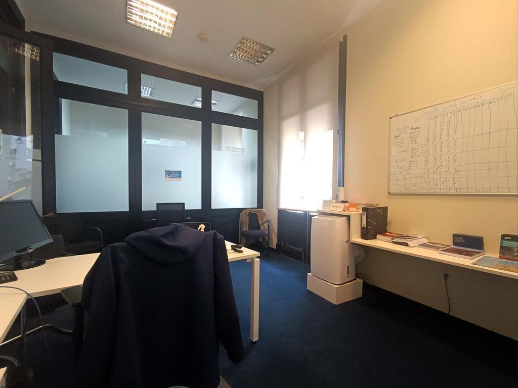 ALQUILER-OFICINA- CIUDAD VIEJA - PARA ENTRAR