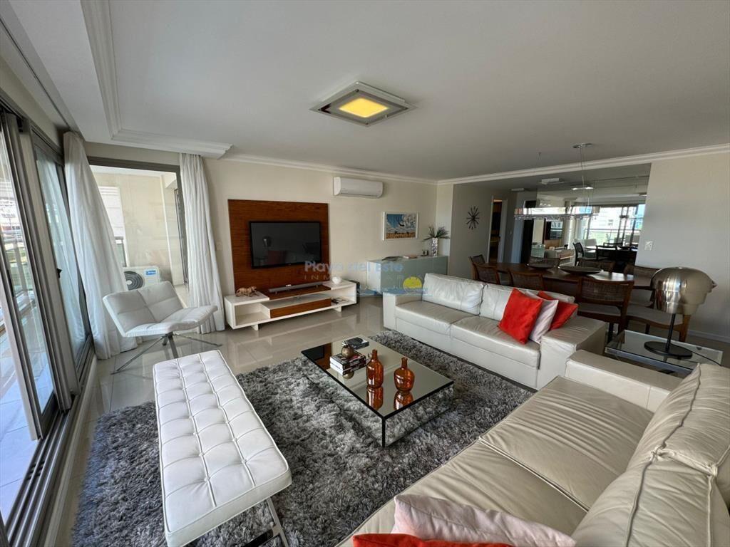 Apartamento en Venta de 3 dormitorios en Punta ,