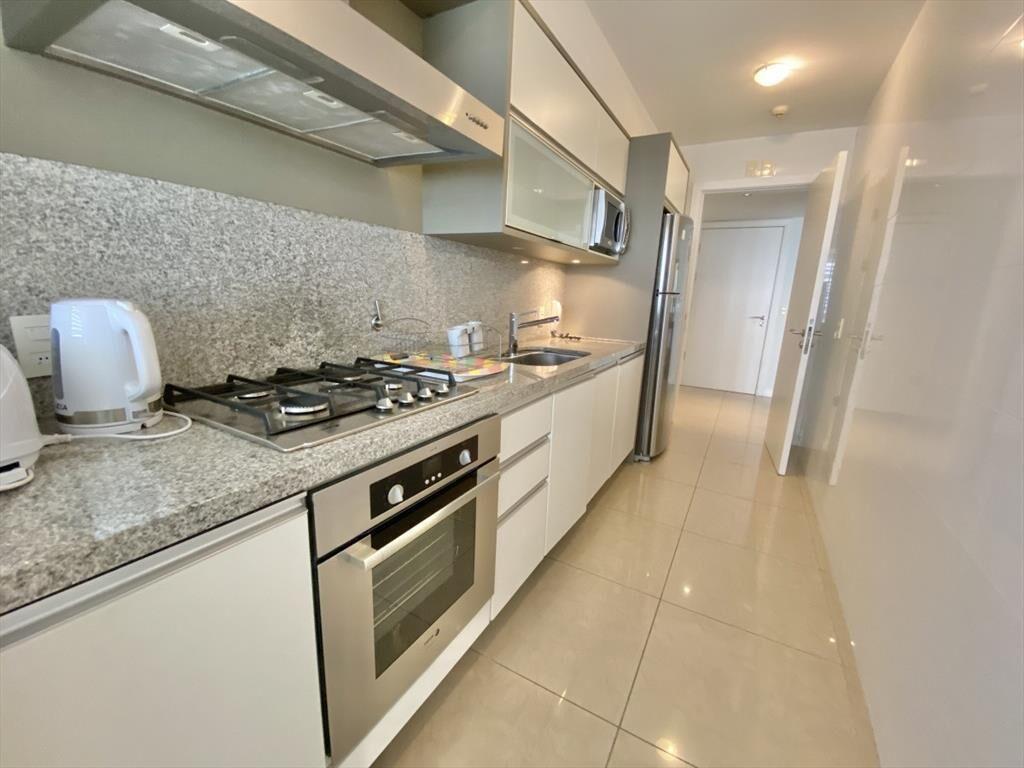 ALQUILER ANUAL APARTAMENTO 3 SUITES EN AQUARELA PUNTA DEL E