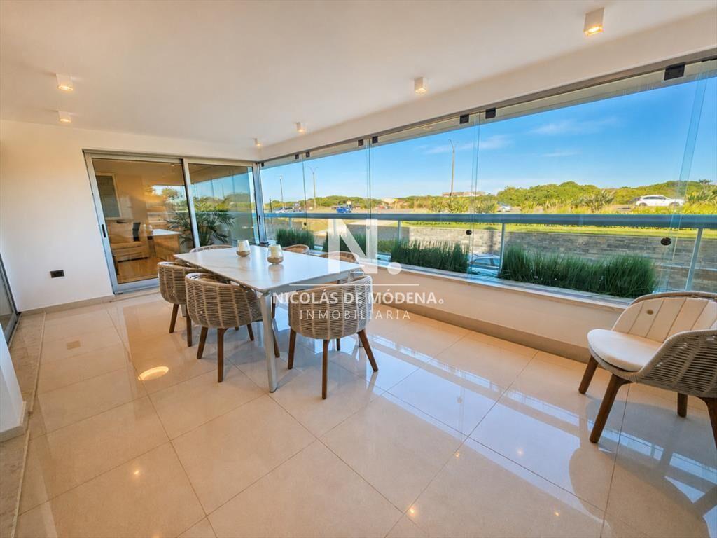 En venta en apartamento de 4 dormitorios con a