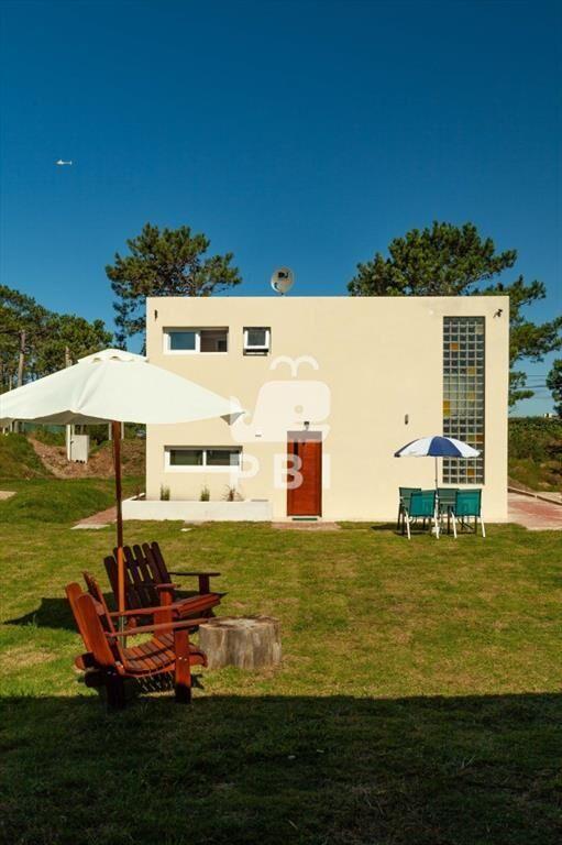 Casa en venta de 3 dormitorios con piscina en en