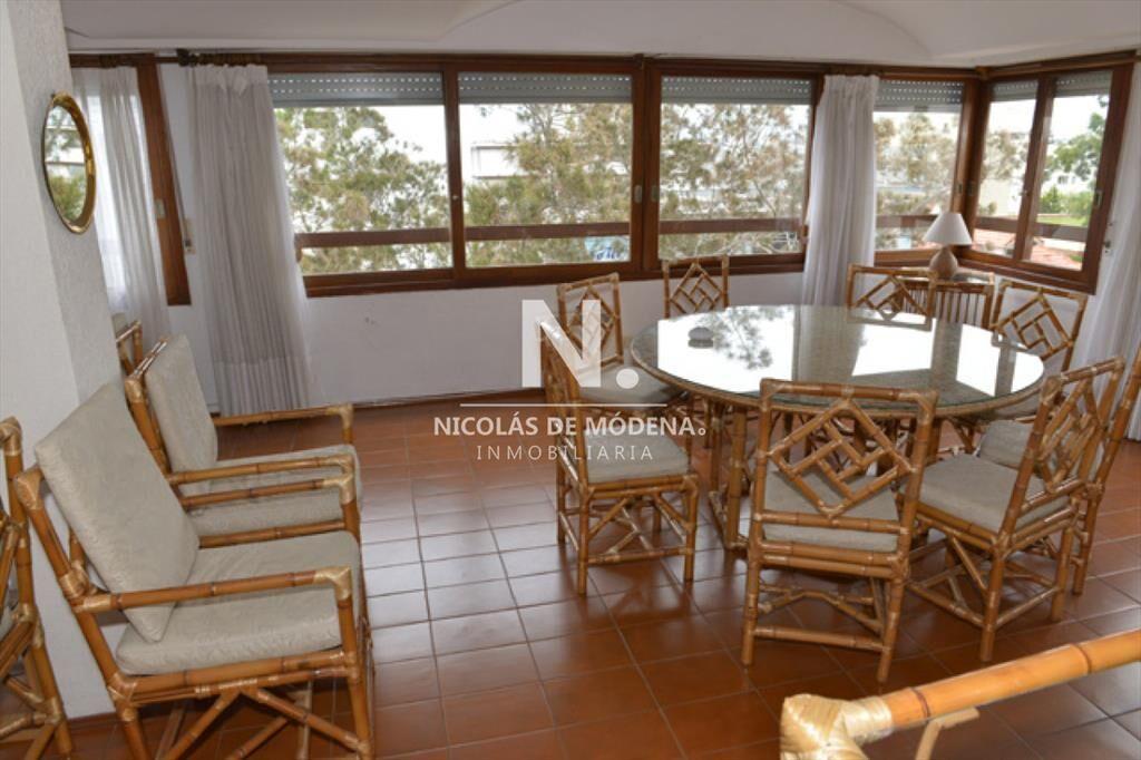 Amplia planta, departamento de 4 dorm + dep en venta, en Pe