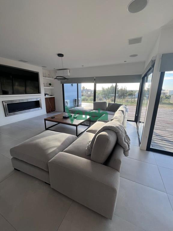 venta espectacular casa en colinas de carrasco