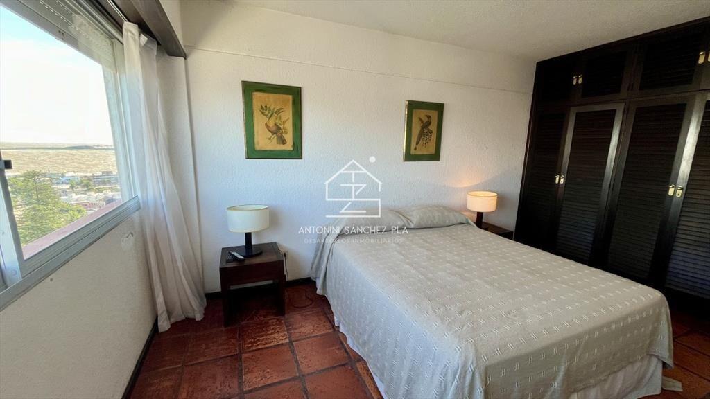 Apartamento 2 dormitorios Punta del Este vista a la Brava
