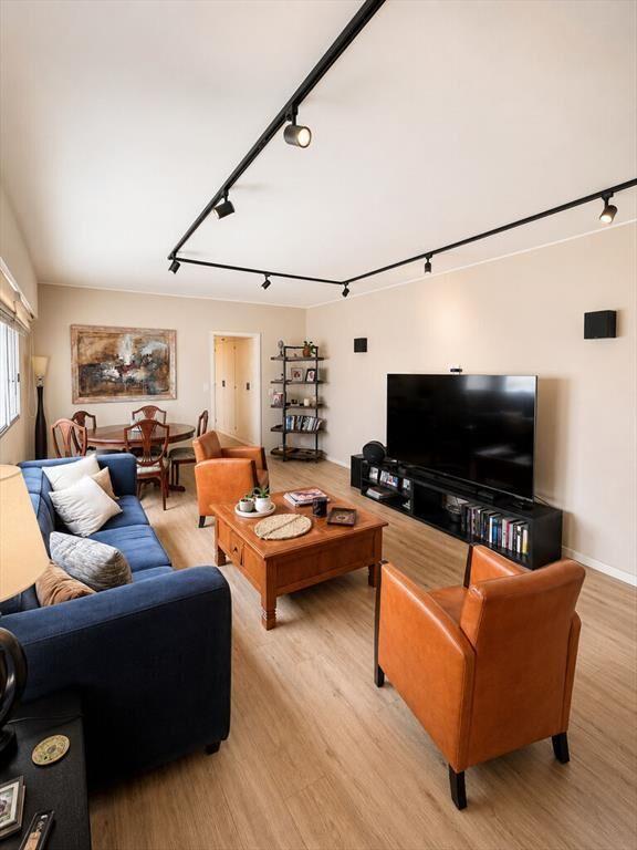 APARTAMENTO EXCELENTE ESTADO SOBRE RAMBLA