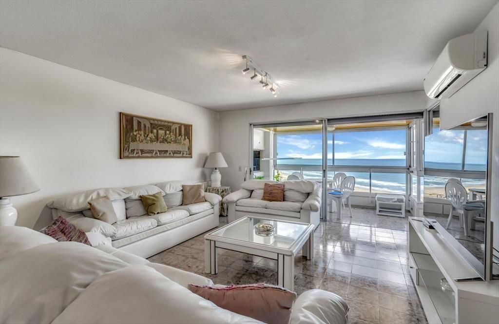 APARTAMENTO EN VENTA FRENTE AL MAR MANSA PISO ALTO