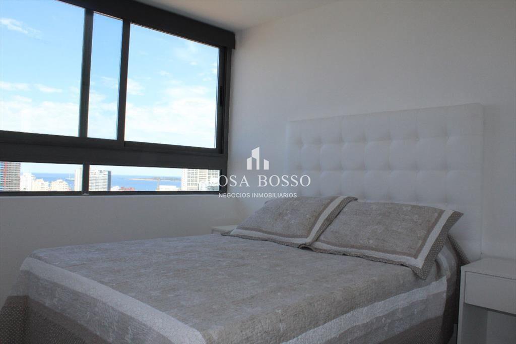 Apto 2 dorm, 2 baños y balcón