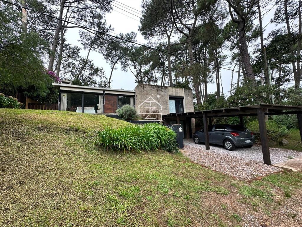 Vende casa muy linda en Pinares , Punta del Este