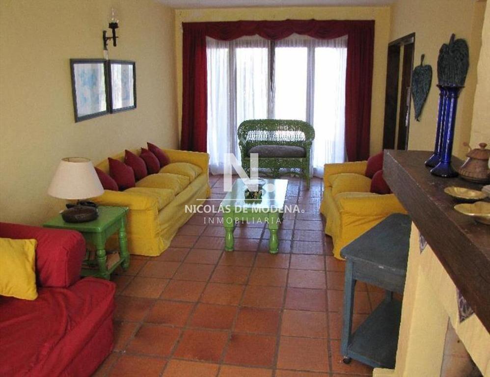 En venta casa de 4 dormitorios, primera lÃnea -