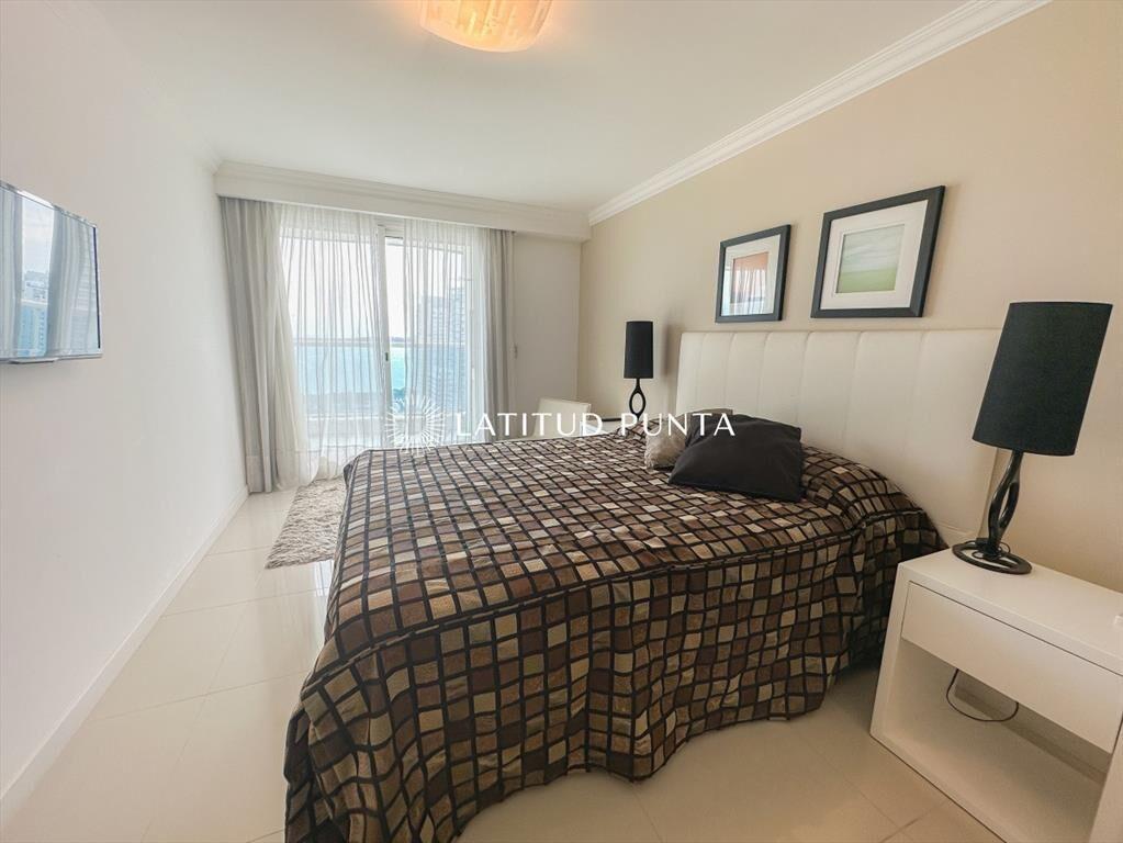 Apartamento en Casino Tower, 2 dormitorios y