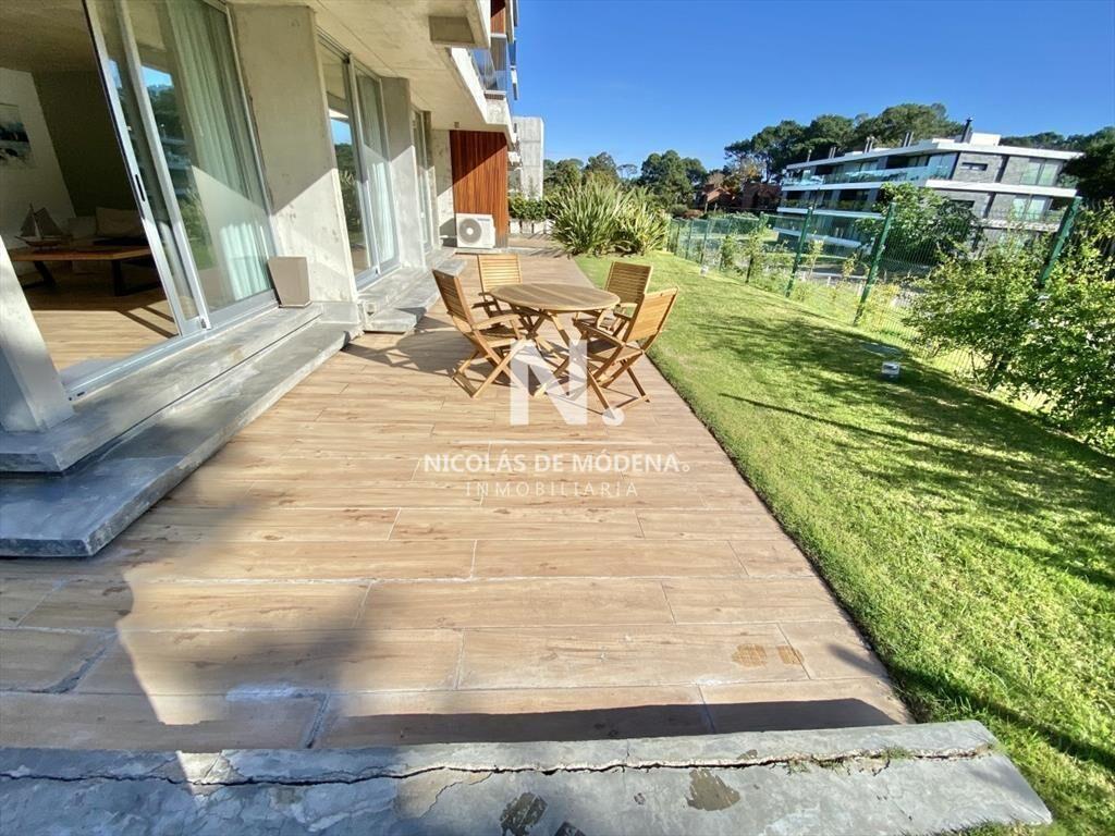 Vende impecable apartamento de 2 dormitorios en