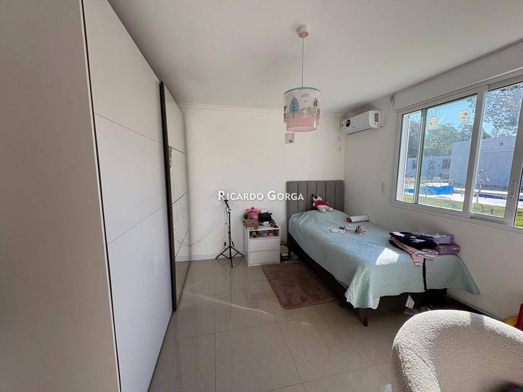 Casa en venta con renta de 6 dormitorios a metros de la ...