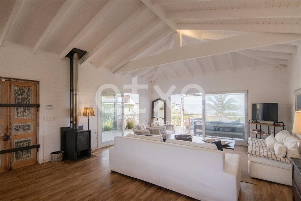 Venta de Casa en La Pedrera, Rocha. ...